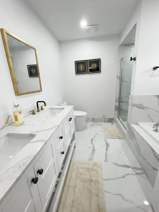 Elegant & Luxurious 3 Bedroom Home Mississauga Buitenkant foto