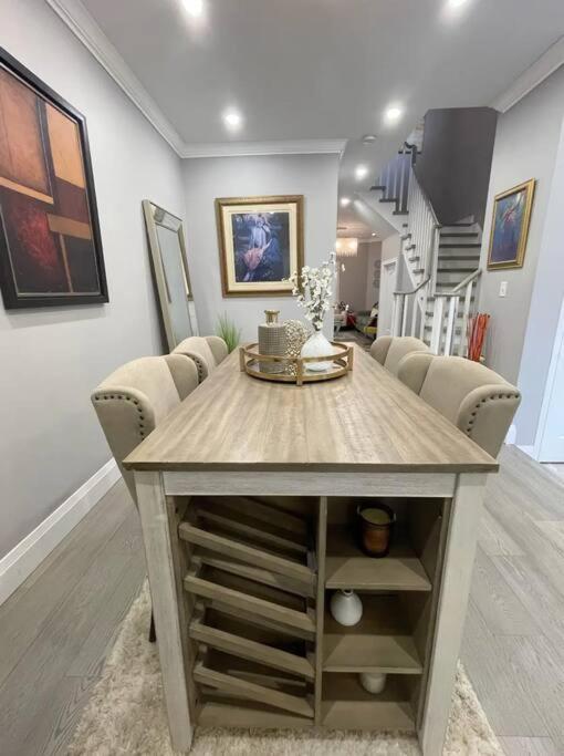 Elegant & Luxurious 3 Bedroom Home Mississauga Buitenkant foto