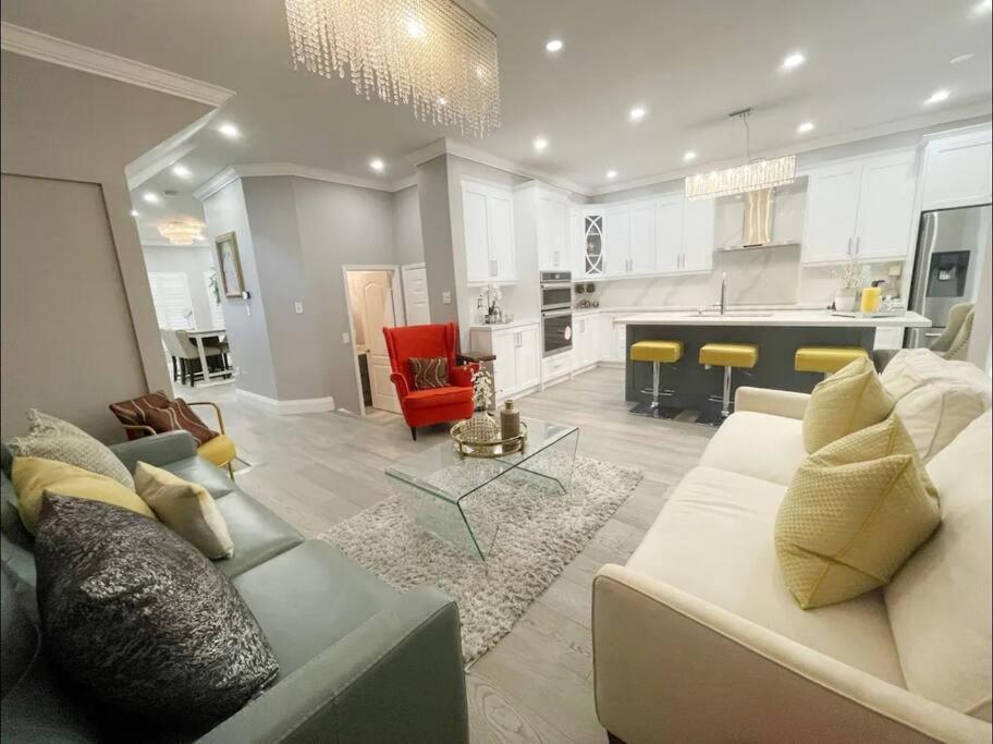 Elegant & Luxurious 3 Bedroom Home Mississauga Buitenkant foto