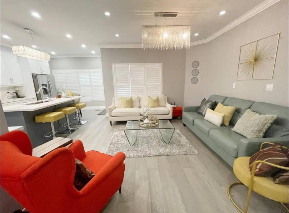 Elegant & Luxurious 3 Bedroom Home Mississauga Buitenkant foto